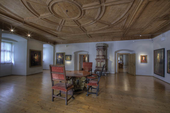 Die Portrtgalerie befindet sich im Hochschloss, wo zur Zeit Ferdinands II. die Wohnrume lagen.