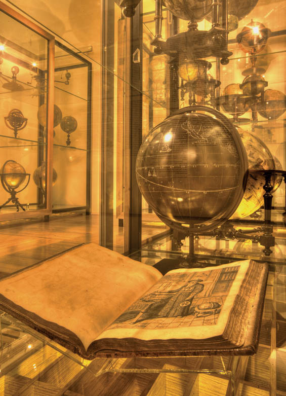 Der Bestand des Globenmuseums umfat mehr als 600 Objekte, 200 Exponate sind im Museum zu sehen. Das Hauptgewicht der Sammlung liegt bei den vor 1850 angefertigten Globen und globenverwandten Instrumenten. Im Bild: Pater Adam Schall von Bell (1592 - 1666